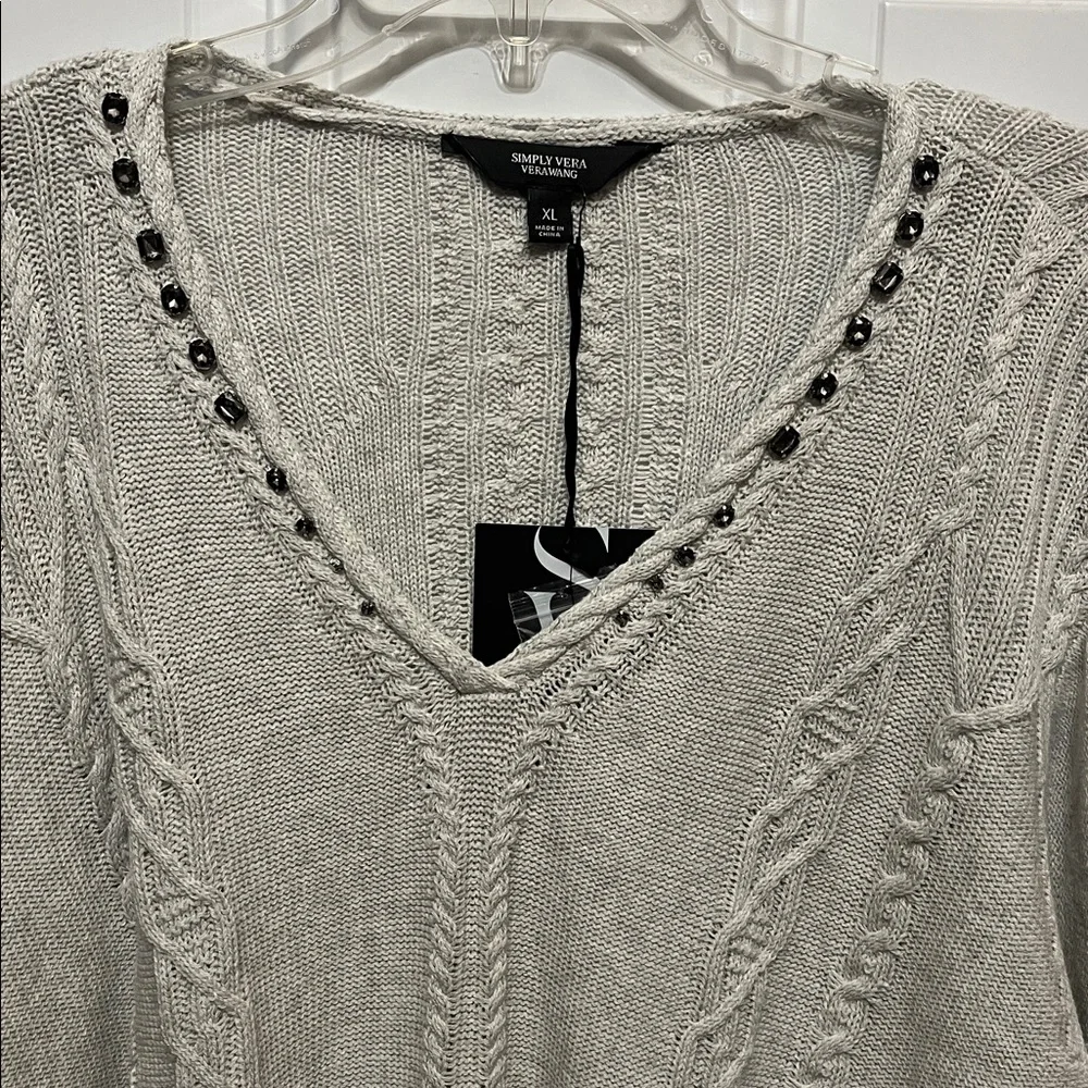 Simply Vera Vera Wang Women’s Light Heather Gray Sweater with jewels NWT - XL - Picture 4 of 10